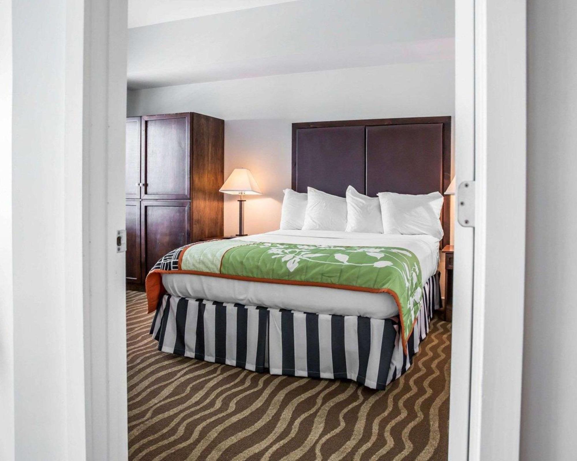 Island Inn & Suites, Ascend Hotel Collection Piney Point Dış mekan fotoğraf